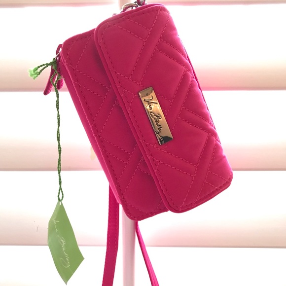 Vera Bradley Handbags - BRAND NEW Vera Bradley Wristlet